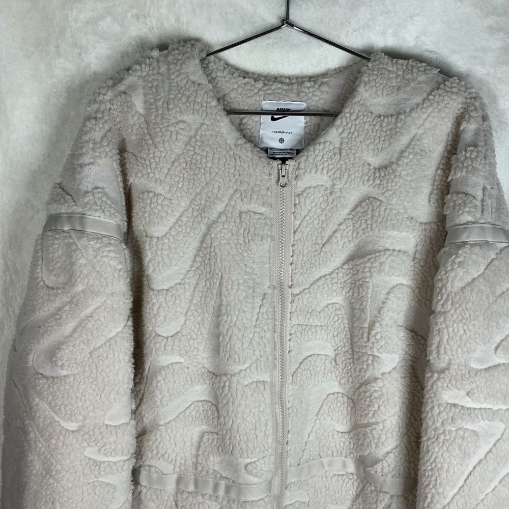 Nike Women's Off-White Teddy Jacket THERMA-FIT - Picture 8 of 11